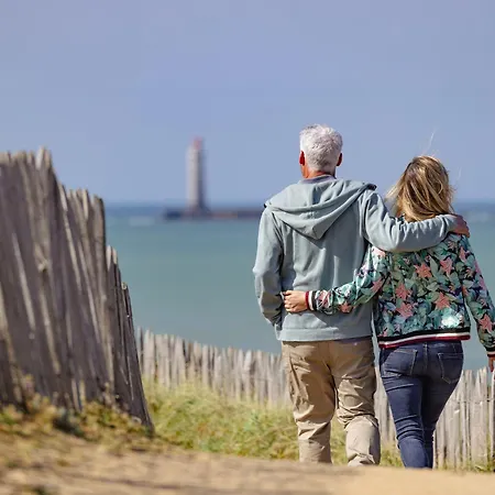 T2 Moderne Avec Parking, Proche Et Commerces - D'olonne - Fr-1-92-936 * 莱萨布勒-多洛讷
